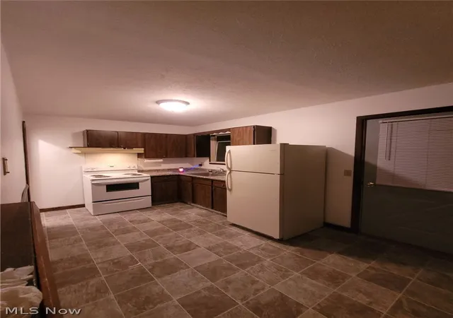 Photo 2 of Single family home for sale at 120 N Main St, Creston, OH 44217 | MLS# 5243086 | Listing updated on 2026-09-08