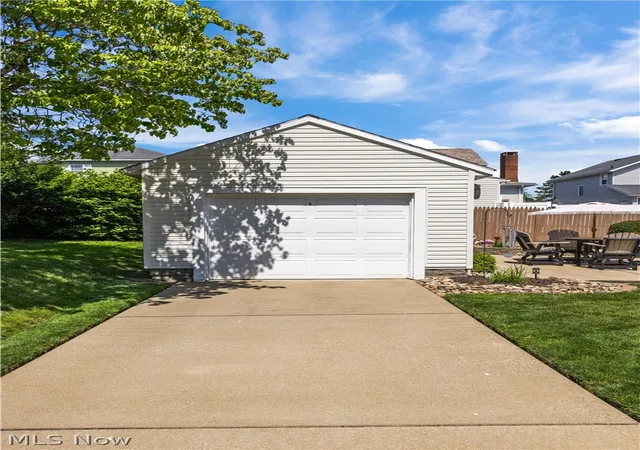 Photo 3 of Single family home for sale at 3713 Hanlin Way, Weirton, WV 26062 | MLS# 5242351 | Listing updated on 2026-09-10