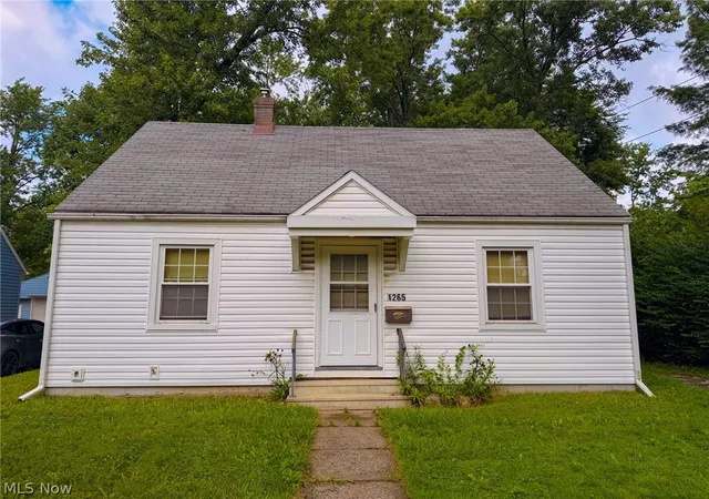 Photo 2 of Single family home for sale at 1265 Eastwood Ave, Akron, OH 44305 | MLS# 5242575 | Listing updated on 2026-09-09