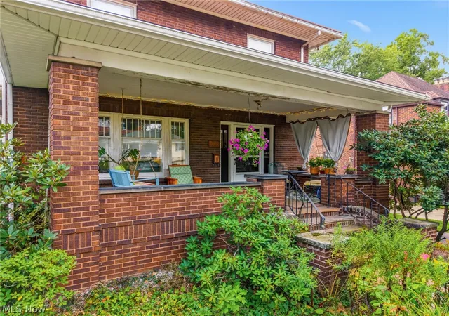 Photo 3 of Single family home for sale at 807 Campbell Cir Ne, Massillon, OH 44646 | MLS# 5243052 | Listing updated on 2026-10-05