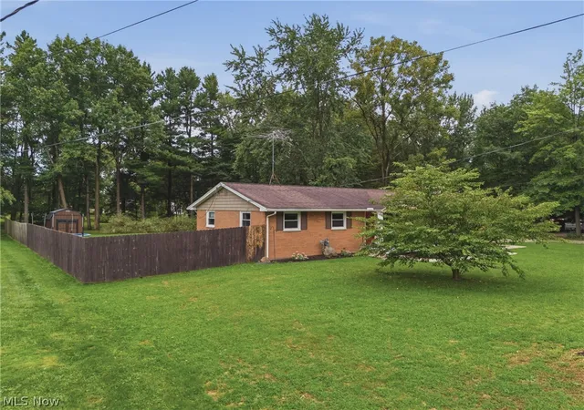 Photo 2 of Single family home for sale at 6084 Peach St, Louisville, OH 44641 | MLS# 5241712 | Listing updated on 2026-09-08