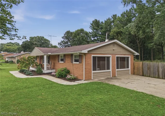 Photo 3 of Single family home for sale at 6084 Peach St, Louisville, OH 44641 | MLS# 5241712 | Listing updated on 2026-09-08