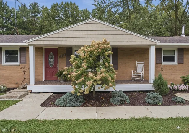 Photo 4 of Single family home for sale at 6084 Peach St, Louisville, OH 44641 | MLS# 5241712 | Listing updated on 2026-09-08