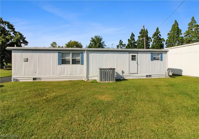 Photo 3 of Single family home for sale at 2825 W Risingsun Rd, Port Clinton, OH 43452 | MLS# 5243165 | Listing updated on 2026-10-05