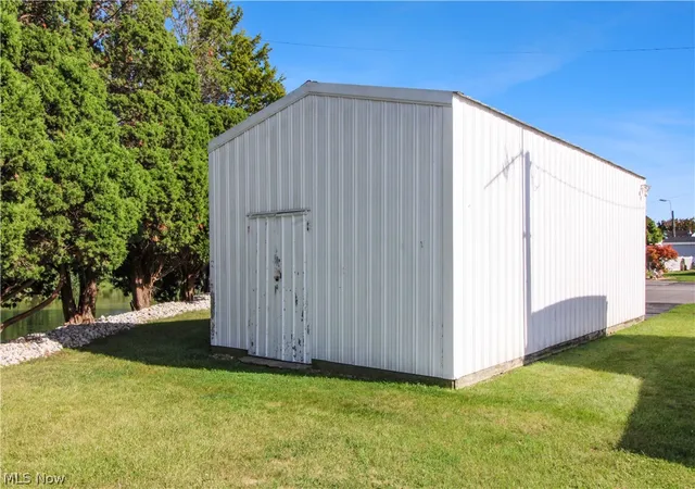 Photo 4 of Single family home for sale at 2825-2835 W Risingsun Rd, Port Clinton, OH 43452 | MLS# 5243165 | Listing updated on 2026-10-05