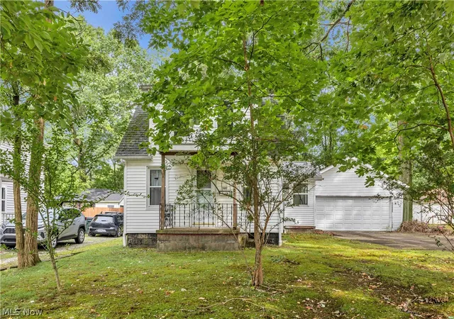 Photo 2 of Sale Pending at 3607 Sanford Ave, Stow, OH 44224 | MLS# 5235903 | Listing updated on 2026-09-13