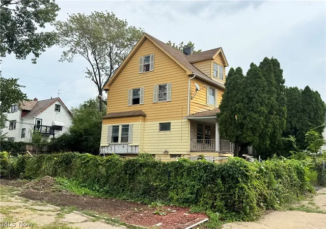 Photo 4 of Single family home for sale at 11321 Mount Overlook Ave, Cleveland, OH 44104 | MLS# 5242582 | Listing updated on 2026-09-08