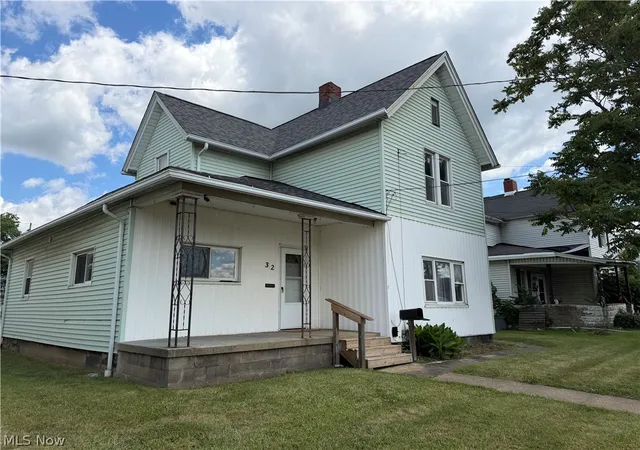 Photo 1 of Single family home for sale at 32 Cherry Rd Nw, Massillon, OH 44646 | MLS# 5243153 | Listing updated on 2026-09-08