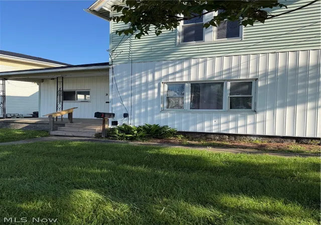 Photo 2 of Single family home for sale at 32 Cherry Rd Nw, Massillon, OH 44646 | MLS# 5243153 | Listing updated on 2026-09-08