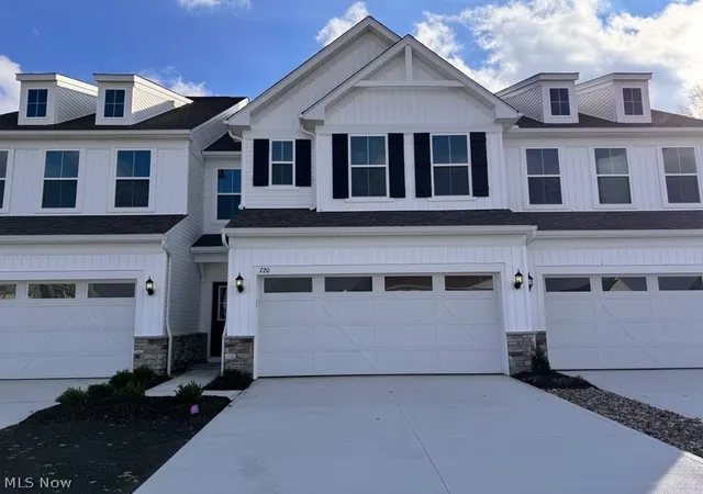 Photo 1 of Townhouse for sale at 940 2 Memory Ln, Aurora, OH 44202 | MLS# 5243216 | Listing updated on 2026-10-05