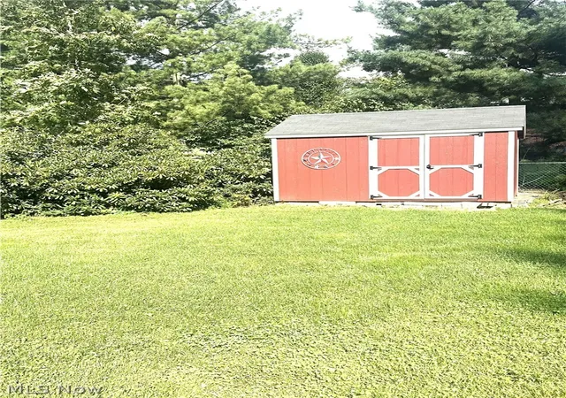 Photo 4 of Single family home for sale at 750 Bittersweet Dr NE, Massillon, OH 44646 | MLS# 5243046 | Listing updated on 2026-09-08