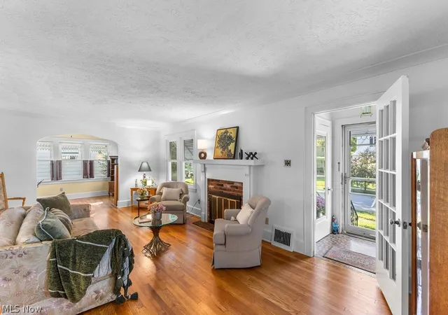 Photo 3 of Single family home for sale at 2031 Ohio Ave, Cuyahoga Falls, OH 44223 | MLS# 5243148 | Listing updated on 2026-09-11