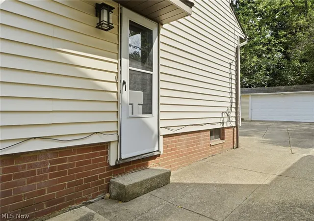 Photo 3 of Single family home for sale at 4306 Groveland Rd, Cleveland, OH 44118 | MLS# 5241403 | Listing updated on 2026-09-20