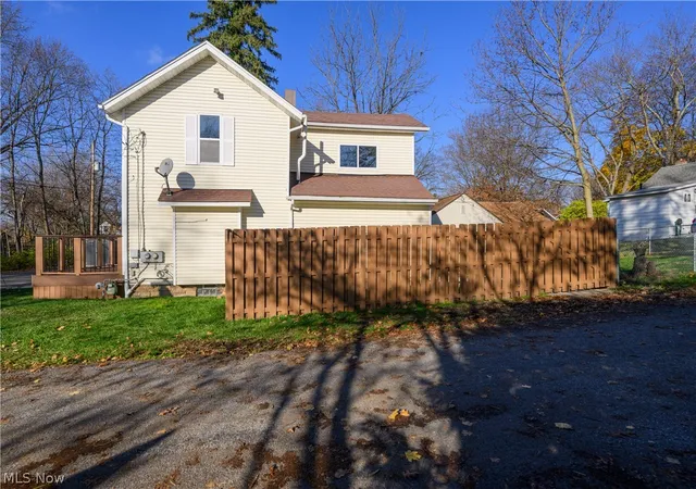 Photo 2 of Single family home for sale at 3169 Raceside Dr, Coventry Township, OH 44319 | MLS# 5241291 | Listing updated on 2026-09-08