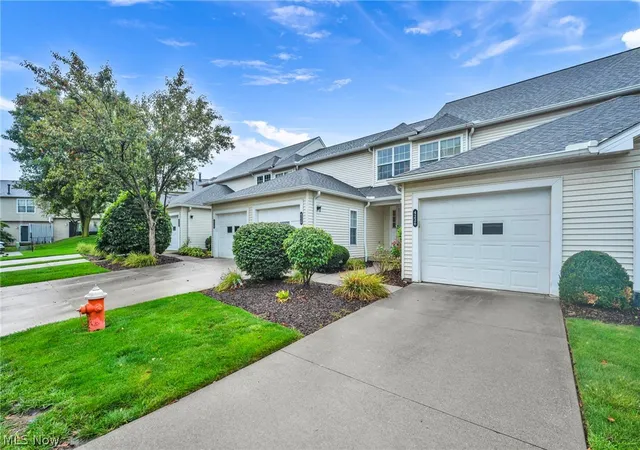 Photo 2 of Condo for sale at 4226 River Ridge Dr, Cleveland, OH 44109 | MLS# 5243078 | Listing updated on 2026-09-08