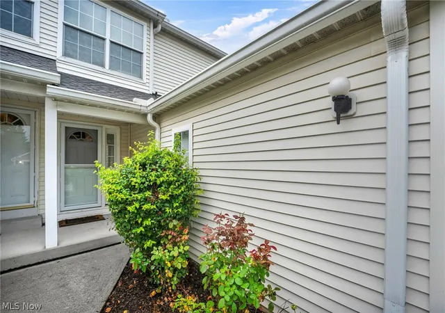 Photo 3 of Condo for sale at 4226 River Ridge Dr, Cleveland, OH 44109 | MLS# 5243078 | Listing updated on 2026-09-08