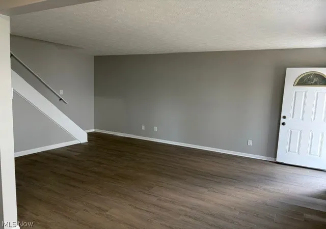 Listing Photo 4 - Condo for sale in building located at 1286 Pembrooke Dr, Salem, OH 44460 - Unit #C