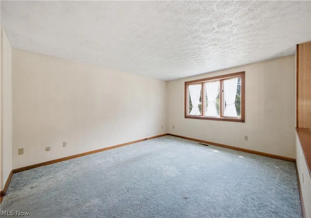 Photo 3 of Single family home for sale at 1343 Northfield Dr, Mineral Ridge, OH 44440 | MLS# 5243172 | Listing updated on 2026-10-05
