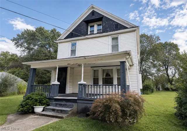 Single family home for sale at 569 Edgewood Ave, Akron, OH 44307 | MLS# 5243198