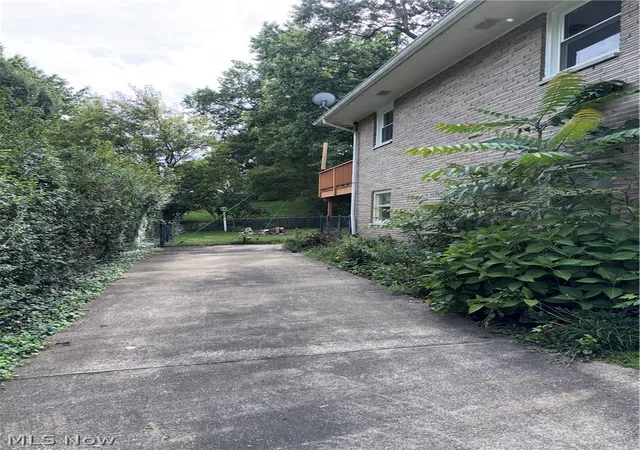 Photo 32 of Single family home for sale at 144 Everhard Rd Sw, North Canton, OH 44709 | MLS# 5243027 | Listing updated on 2026-09-08