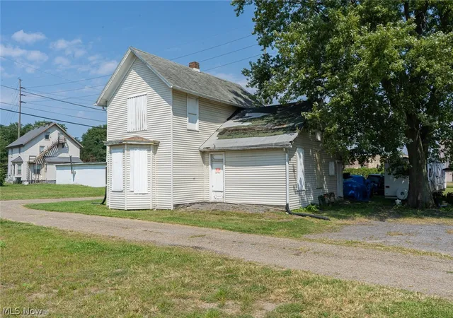 Photo 1 of Single family home for sale at 1107 Market Ave S, Canton, OH 44707 | MLS# 5240306 | Listing updated on 2026-10-07