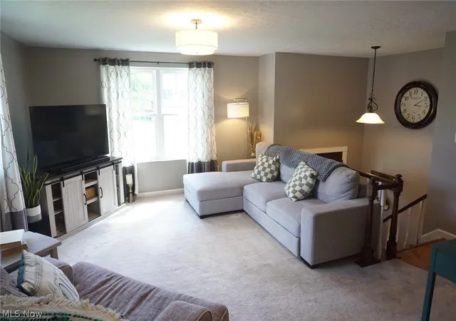 Photo 3 of Sale Pending at 951 Brookpoint Dr, Medina, OH 44256 | MLS# 5243206 | Listing updated on 2026-09-14