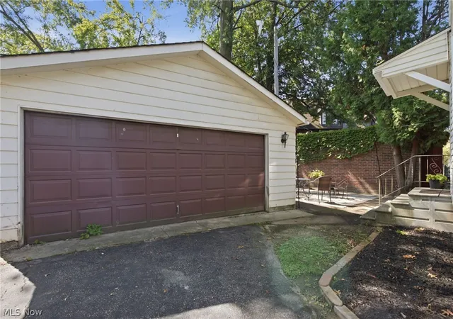 Photo 32 of Single family home for sale at 2972 Yorkshire Rd, Cleveland Heights, OH 44118 | MLS# 5242482 | Listing updated on 2026-09-09