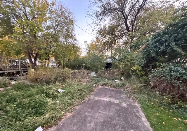 Photo 4 of Single family home for sale at 1888 Beersford Rd, Cleveland, OH 44112 | MLS# 5242730 | Listing updated on 2026-09-09