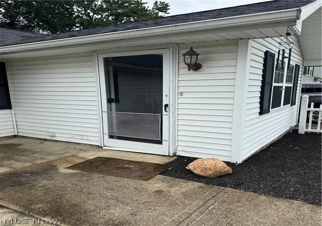 Photo 3 of Single family home for sale at 618 Idlewood Ave, Sheffield Lake, OH 44054 | MLS# 5242652 | Listing updated on 2026-09-09