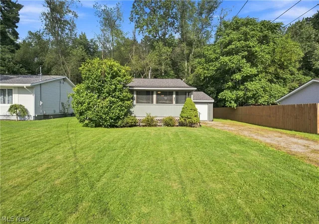 Photo 3 of Single family home for sale at 933 Ray Ave Ne, New Philadelphia, OH 44663 | MLS# 5243309 | Listing updated on 2026-09-13