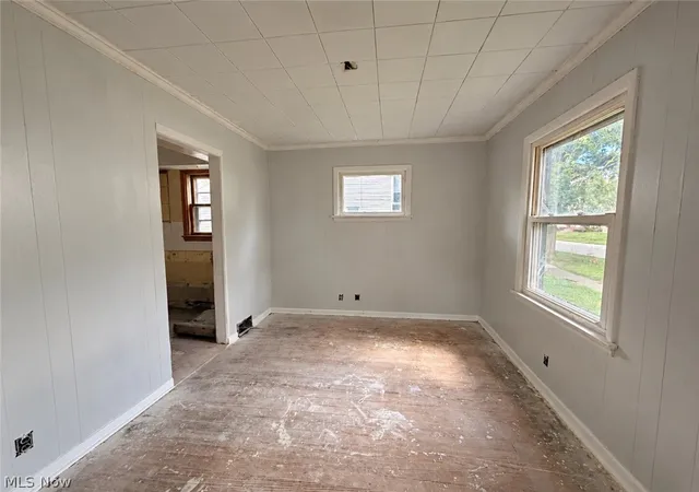 Photo 4 of Single family home for sale at 1027 Buena Vista Ave NE, Warren, OH 44483 | MLS# 5242781 | Listing updated on 2026-09-09