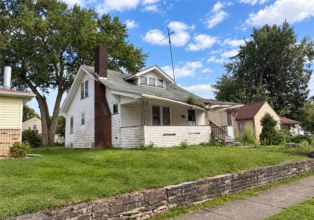 Photo 2 of Single family home for sale at 1454 Sheridan Ave Ne, Warren, OH 44483 | MLS# 5242782 | Listing updated on 2026-09-09