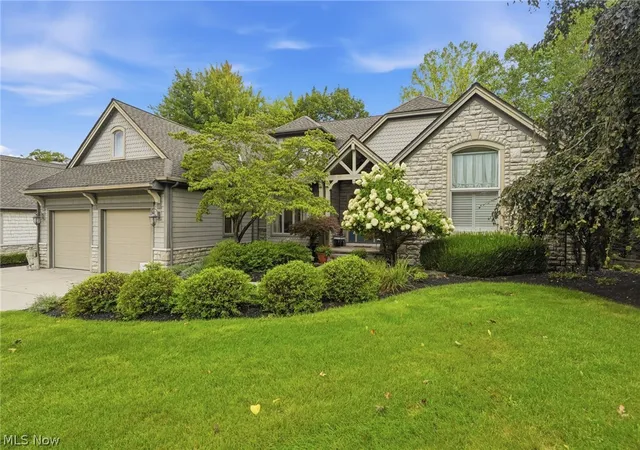 Photo 3 of Single family home for sale at 411 Stonebridge Dr, Amherst, OH 44001 | MLS# 5242983 | Listing updated on 2026-10-04