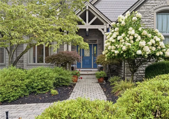 Photo 3 of Single family home for sale at 411 Stonebridge Dr, Amherst, OH 44001 | MLS# 5242983 | Listing updated on 2026-10-04