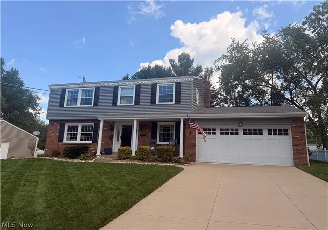 Photo 2 of Single family home for sale at 3857 Silver Wood Dr, Stow, OH 44224 | MLS# 5243336 | Listing updated on 2026-09-09