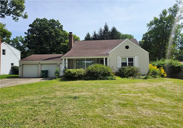 Photo 2 of Single family home for sale at 4047 Arden Blvd, Youngstown, OH 44511 | MLS# 5240203 | Listing updated on 2026-09-09