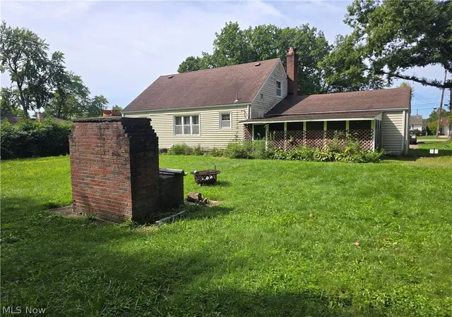 Photo 2 of Single family home for sale at 4047 Arden Blvd, Youngstown, OH 44511 | MLS# 5240203 | Listing updated on 2026-09-09