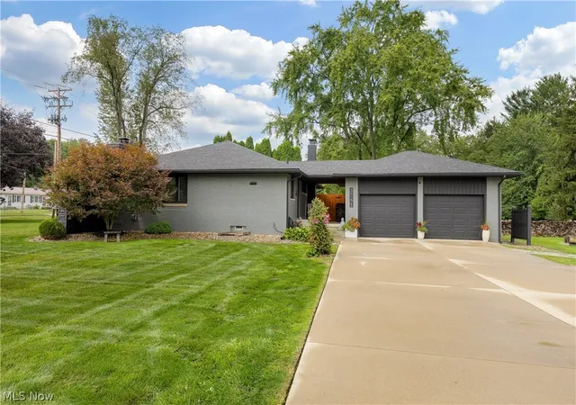 Photo 3 of Single family home for sale at 3781 Summit Rd, Ravenna, OH 44266 | MLS# 5242801 | Listing updated on 2026-09-25