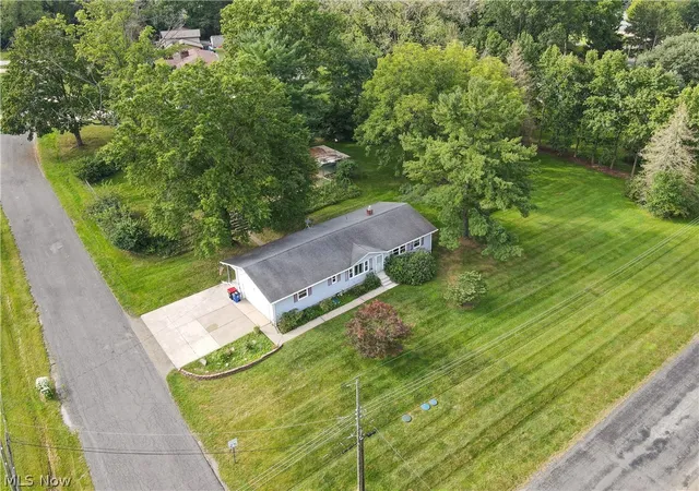Photo 3 of Sale Pending at 1200 Doralee Dr, Mogadore, OH 44260 | MLS# 5243263 | Listing updated on 2026-09-14