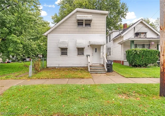 Photo 2 of Single family home for sale at 3273 W 44th Street, Cleveland, OH 44109 | MLS# 5243231 | Listing updated on 2026-09-09