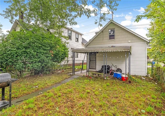 Photo 4 of Single family home for sale at 3273 W 44th Street, Cleveland, OH 44109 | MLS# 5243231 | Listing updated on 2026-10-29