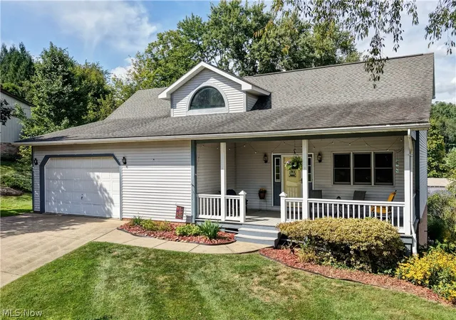 Photo 2 of Single family home for sale at 525 Rankin Ct Sw, New Philadelphia, OH 44663 | MLS# 5243358 | Listing updated on 2026-09-12