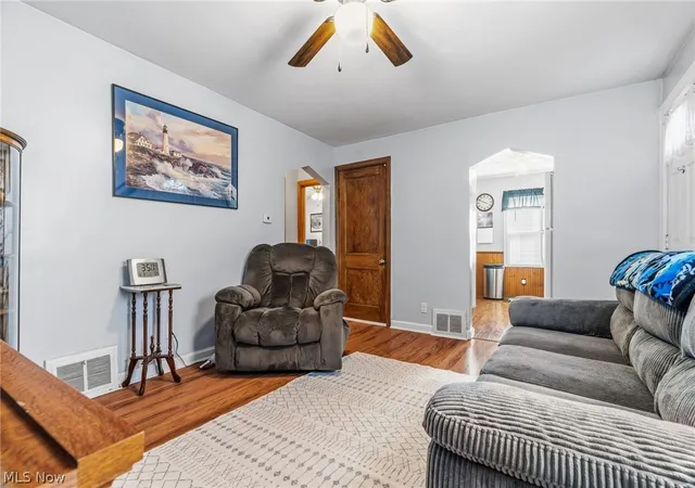Photo 4 of Sale Pending at 1622 Sandwith Ave SW, Canton, OH 44706 | MLS# 5243359 | Listing updated on 2026-10-03