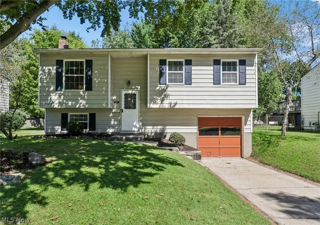 Photo 2 of Single family home for sale at 1283 Denise Dr, Kent, OH 44240 | MLS# 5242832 | Listing updated on 2026-09-09