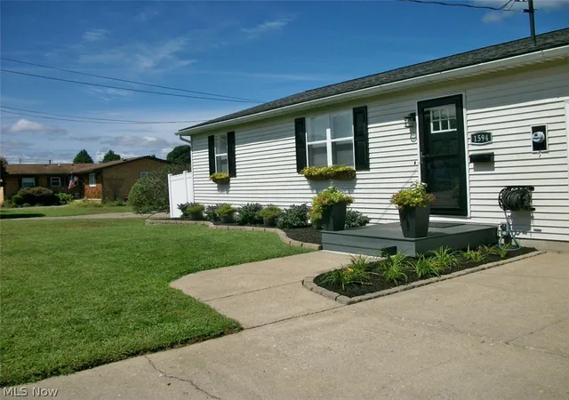 Photo 3 of Single family home for sale at 1594 Gene St, Belpre, OH 45714 | MLS# 5243345 | Listing updated on 2026-09-21