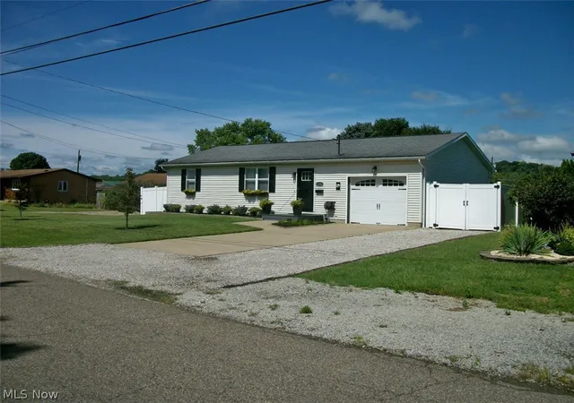 Photo 4 of Single family home for sale at 1594 Gene St, Belpre, OH 45714 | MLS# 5243345 | Listing updated on 2026-09-21