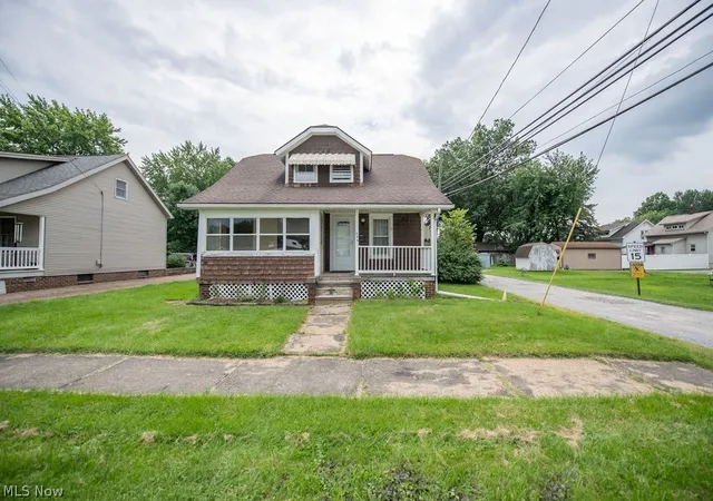 Single family home for sale at 336 N 12th Street, Sebring, OH 44672 | MLS# 5243214