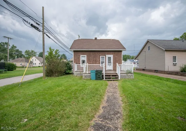 Photo 3 of Single family home for sale at 336 N 12th Street, Sebring, OH 44672 | MLS# 5243214 | Listing updated on 2026-09-09