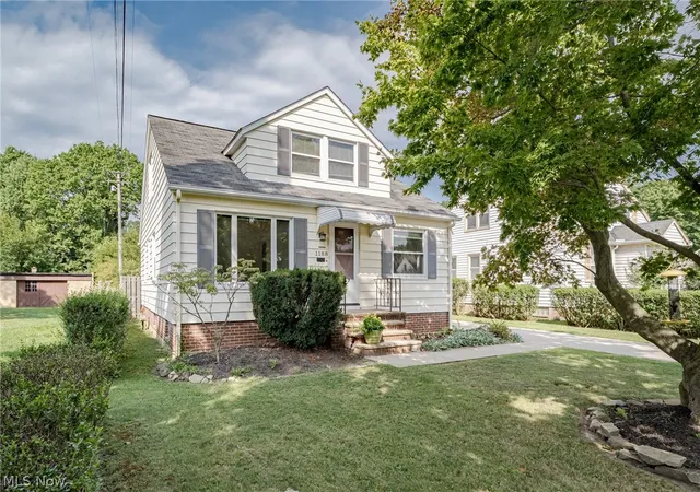 Photo 2 of Single family home for sale at 1188 S Green Rd, Cleveland, OH 44121 | MLS# 5242956 | Listing updated on 2026-09-21