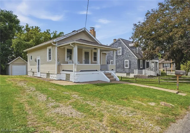 Photo 2 of Sale Pending at 1916 29th Street Nw, Canton, OH 44709 | MLS# 5242863 | Listing updated on 2026-09-14